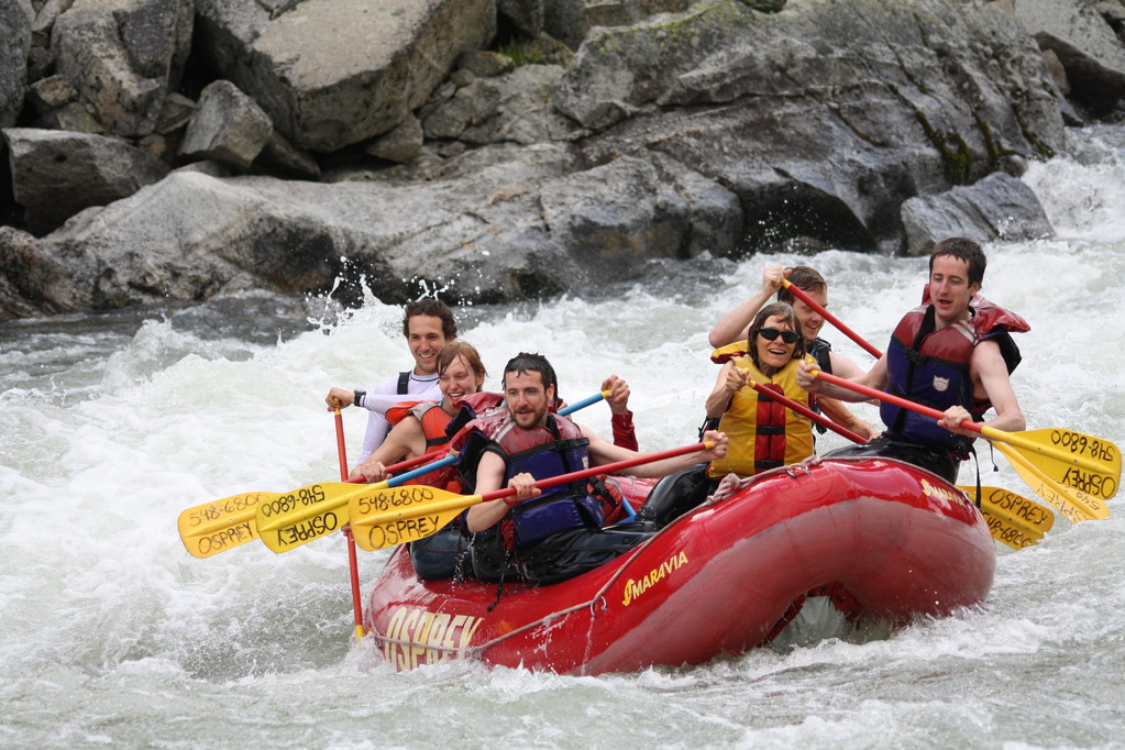 picthrive - whitewater rafting - photo sharing - customer engagement